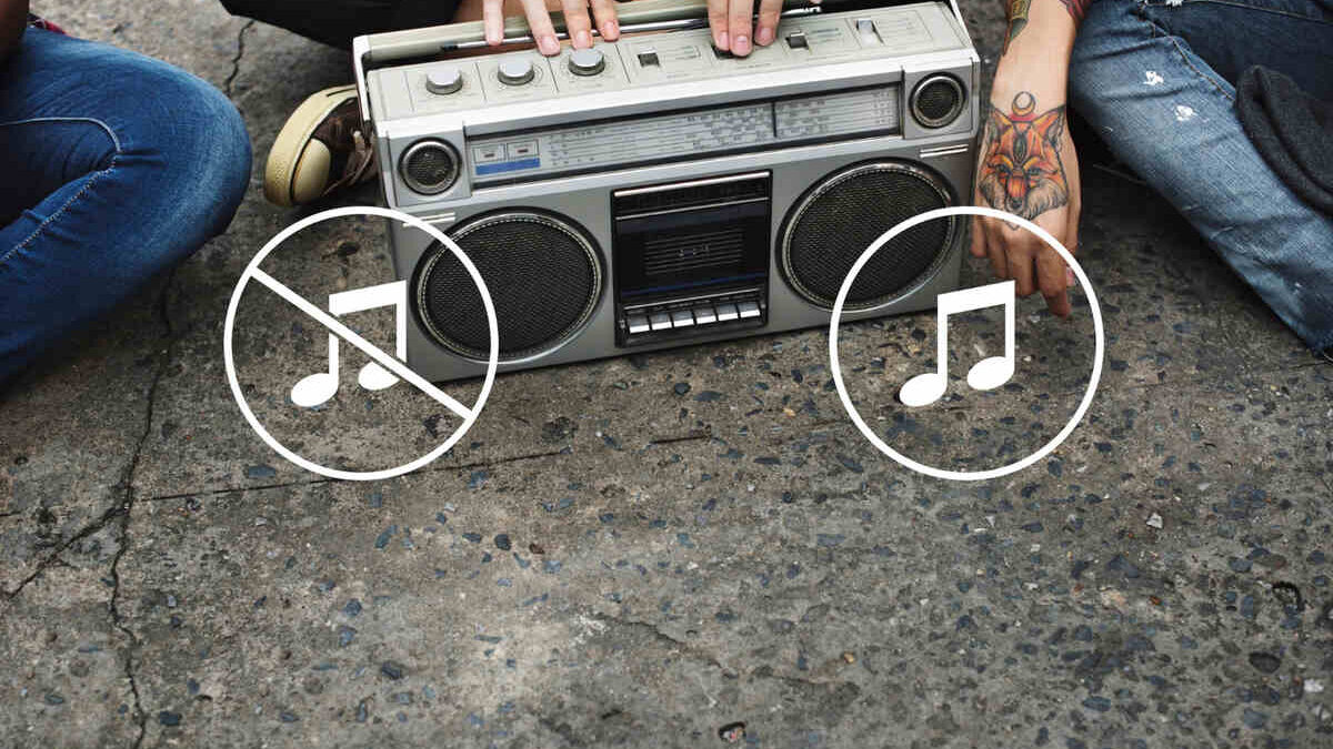boombox with music on and off icon for virtual dj review